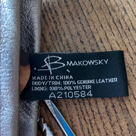 B. Makowsky Signature Line Leather Crossbody Bag - Picture 6 of 8